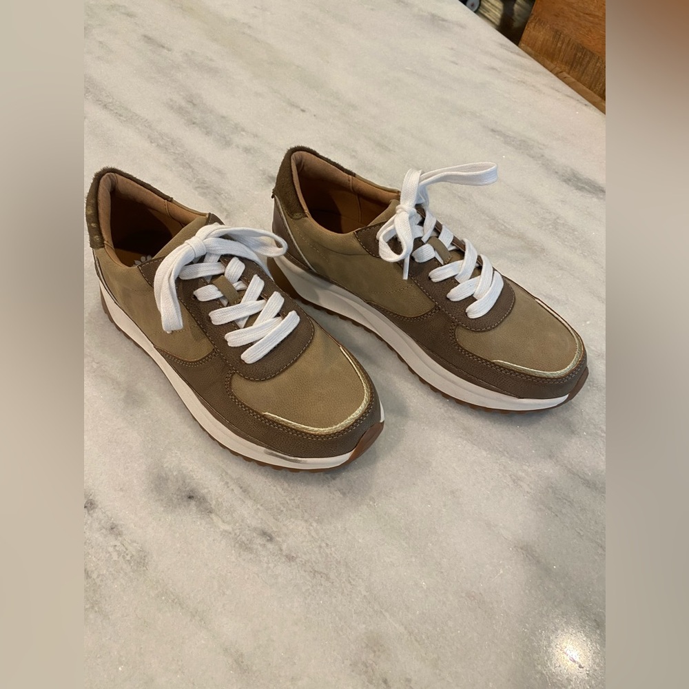 Yellow Box Roux Low top Trainer sneakers
